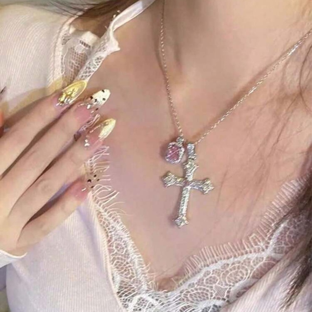 💖🤍💖 ELEGANT SILVER CROSS PENDANT NECKLACE WITH PINK CRYSTAL RHINESTONES❗️ - Picture 2 of 4